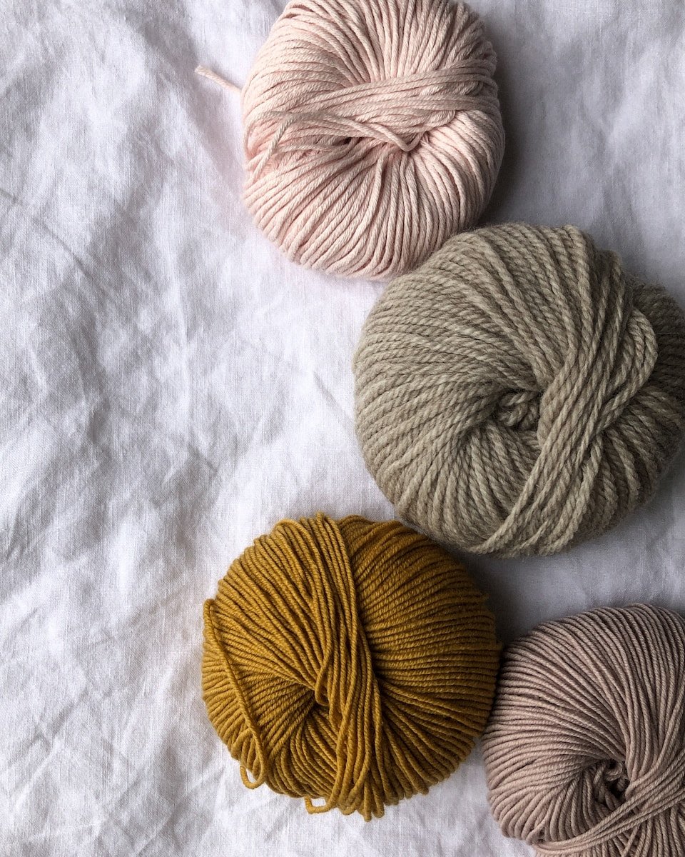 Contactar Textiles Margullón four assorted-color ball of yarns